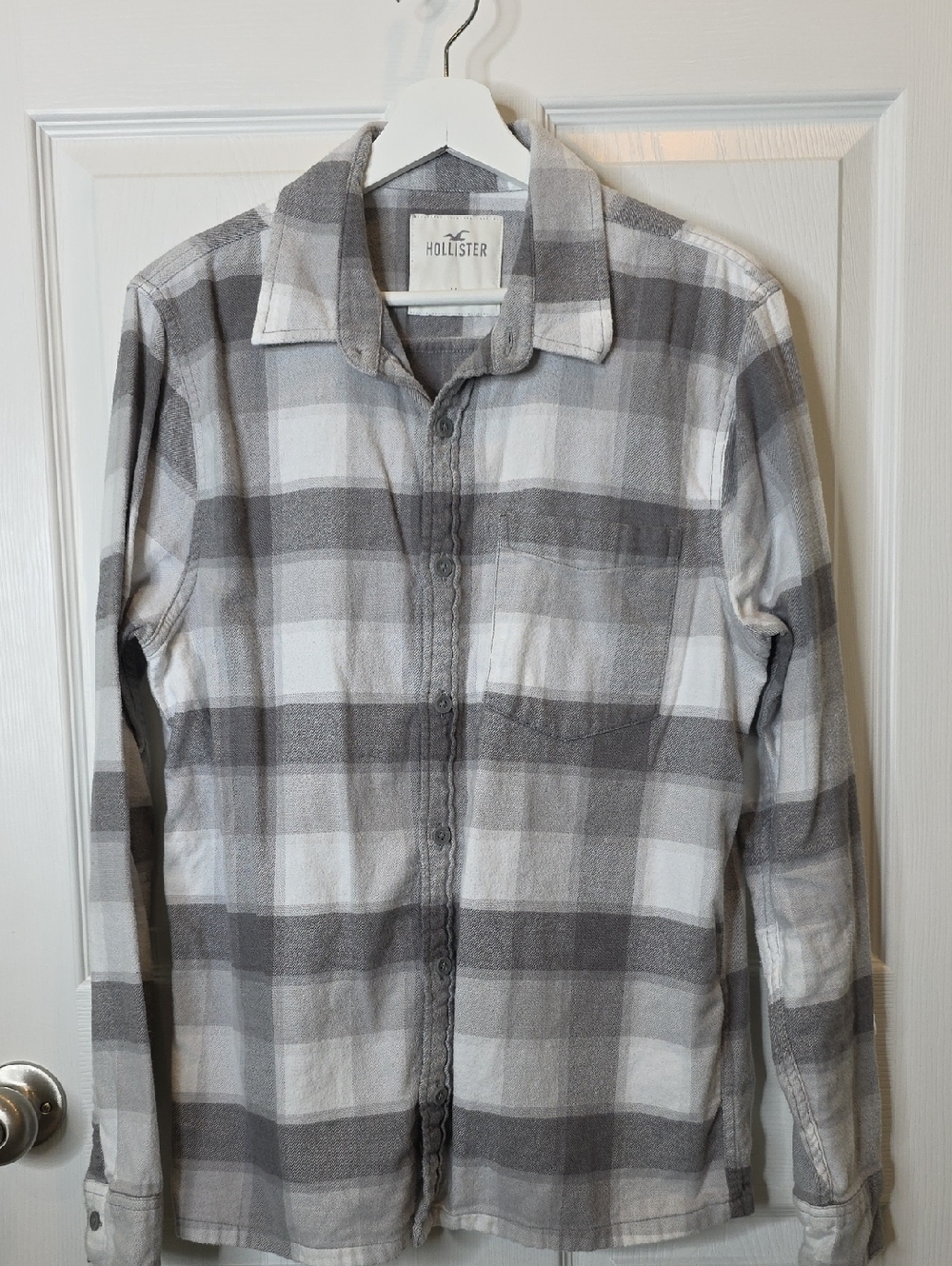 Hollister Flannel Plaid Button Down Shades of Gray, Men's Size Medium